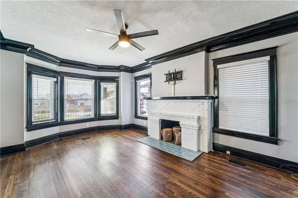 $474,999 | 2824 Tracy Avenue, Kansas City, MO 64109