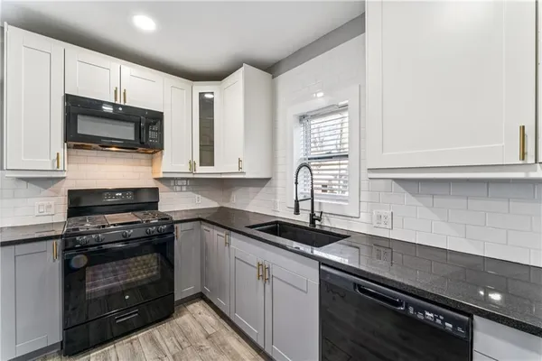 $474,999 | 2824 Tracy Avenue, Kansas City, MO 64109