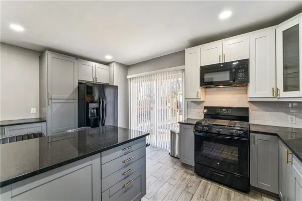 $474,999 | 2824 Tracy Avenue, Kansas City, MO 64109