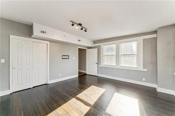 $474,999 | 2824 Tracy Avenue, Kansas City, MO 64109