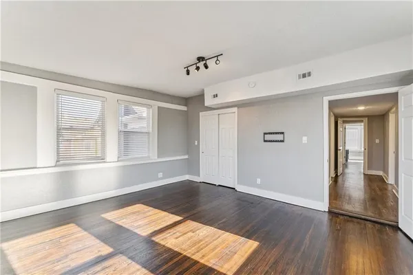 $474,999 | 2824 Tracy Avenue, Kansas City, MO 64109