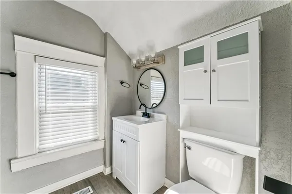 $474,999 | 2824 Tracy Avenue, Kansas City, MO 64109