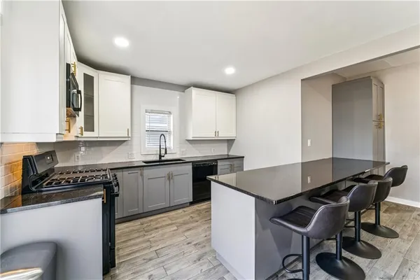 $474,999 | 2824 Tracy Avenue, Kansas City, MO 64109