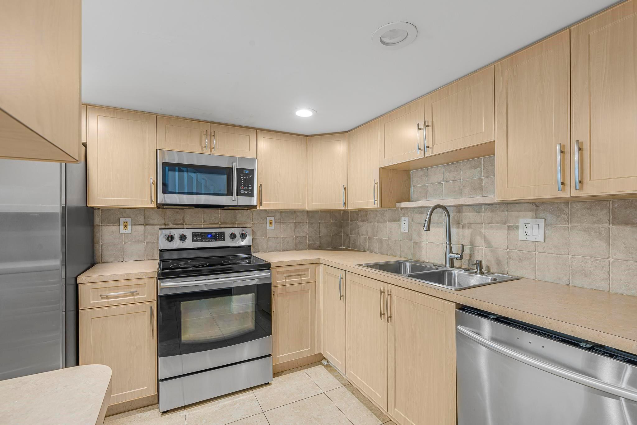 4761 Northwest 2nd Avenue, Unit 310 Boca Raton, FL 33431 - Photo 7 of 32 Photo 7