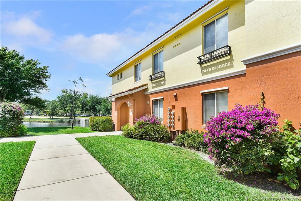 63 Southeast Palermo, Unit 201 Stuart, FL 34994 - Photo 6 of 47
