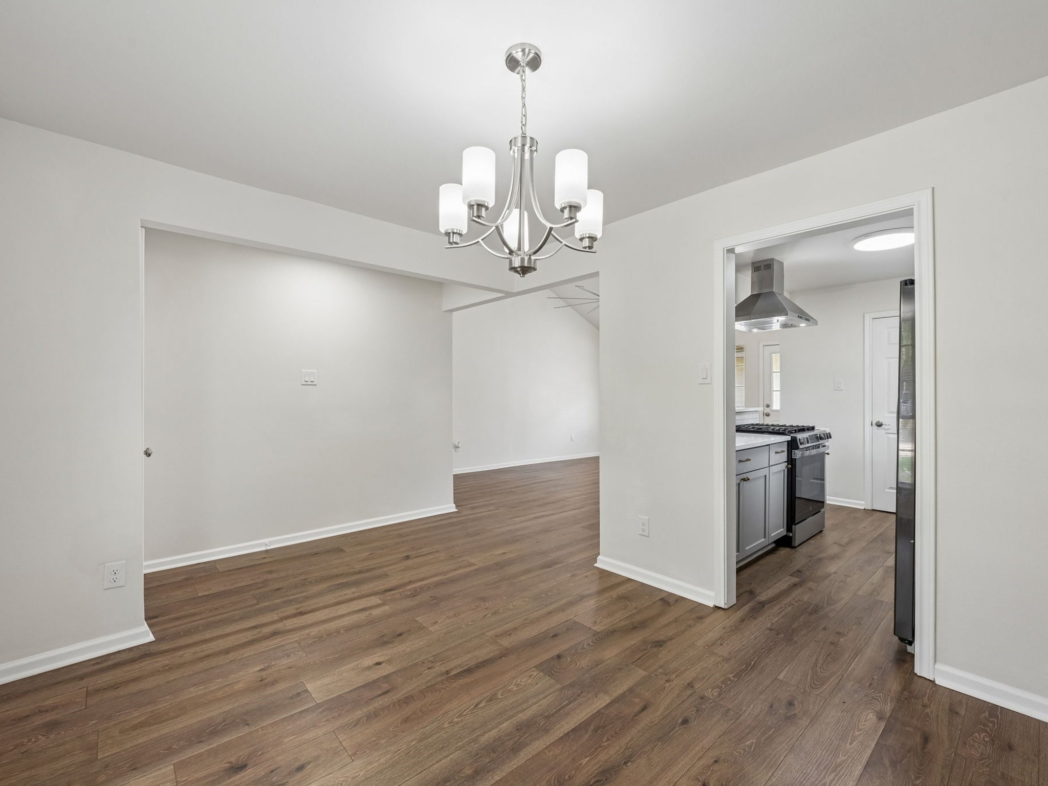 7110 Log View Drive Houston, TX 77040 - Photo 11 of 32