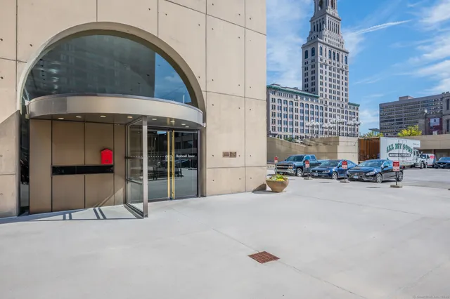 $169,000 | 1 Gold Street, Unit 9D, Hartford, CT 06103