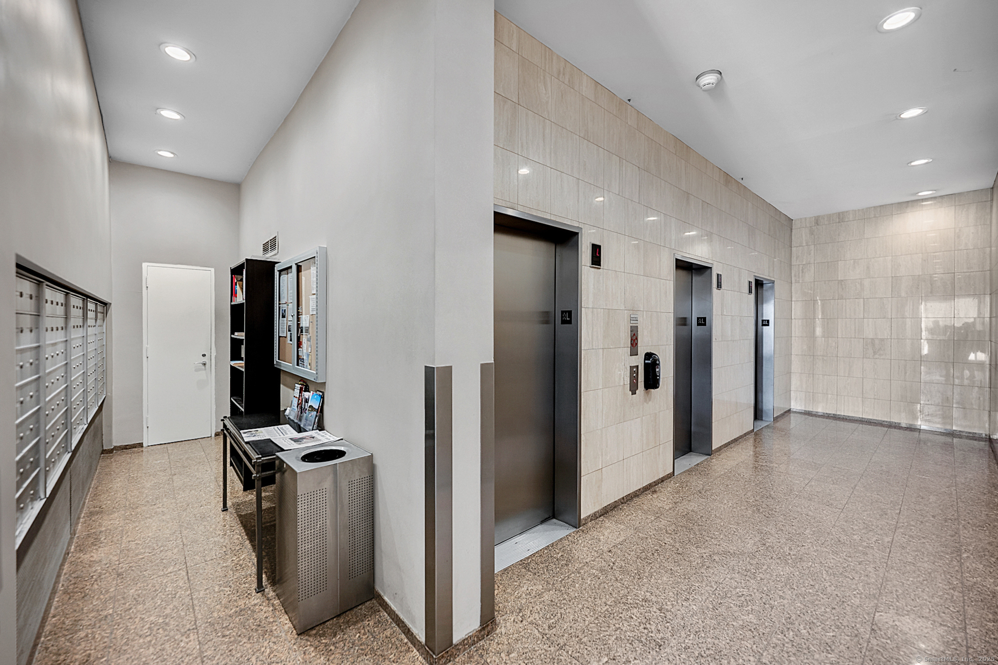 1 Gold Street, Unit 9D Hartford, CT 06103 - Photo 7 of 24