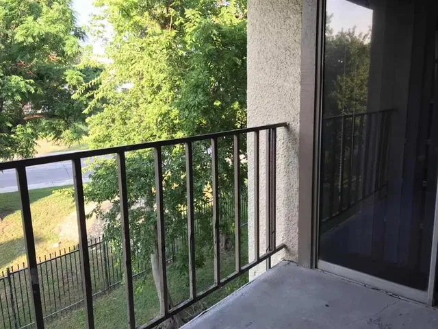 $900 | 6050 Melody Lane, Unit 317, Dallas, TX 75231