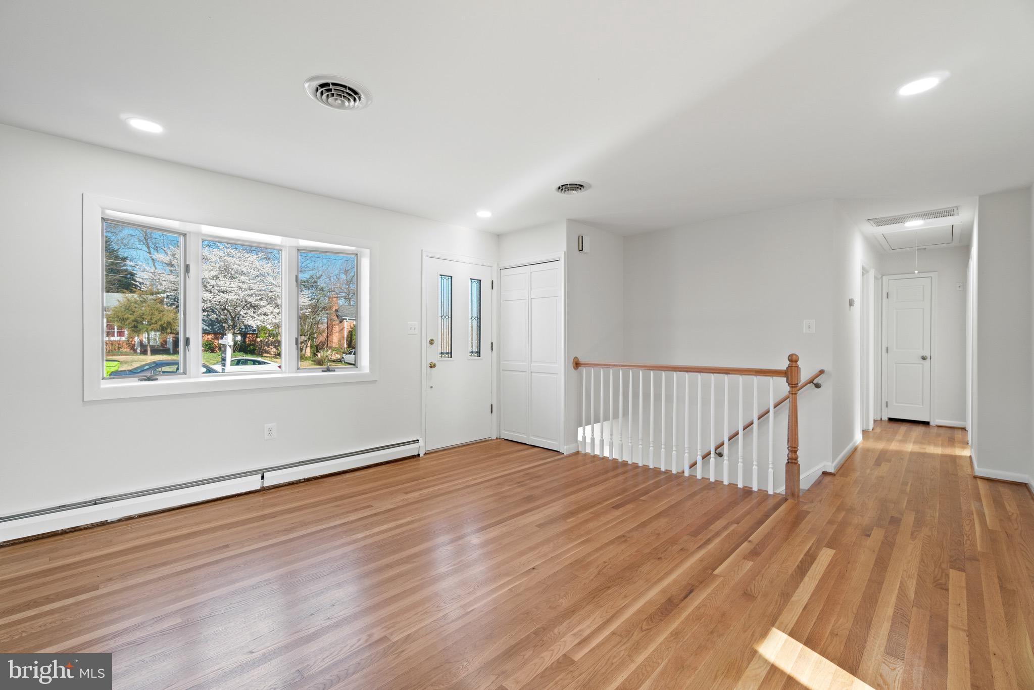 1913 Halifax Road Woodbridge, VA 22191 - Photo 3 of 38