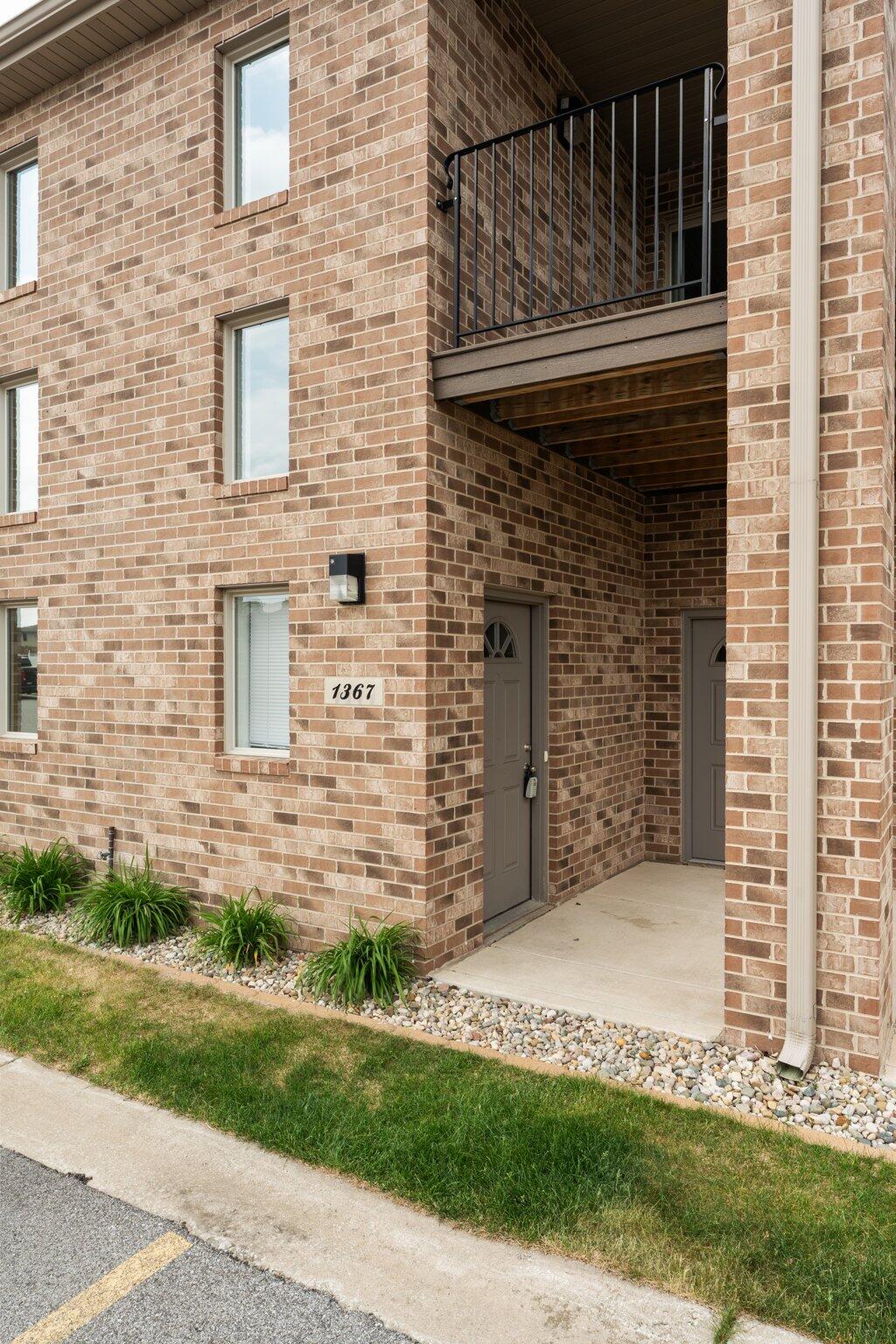 1367 Prairie Drive Crown Point, IN 46307 - Photo 2 of 19 1024x1536