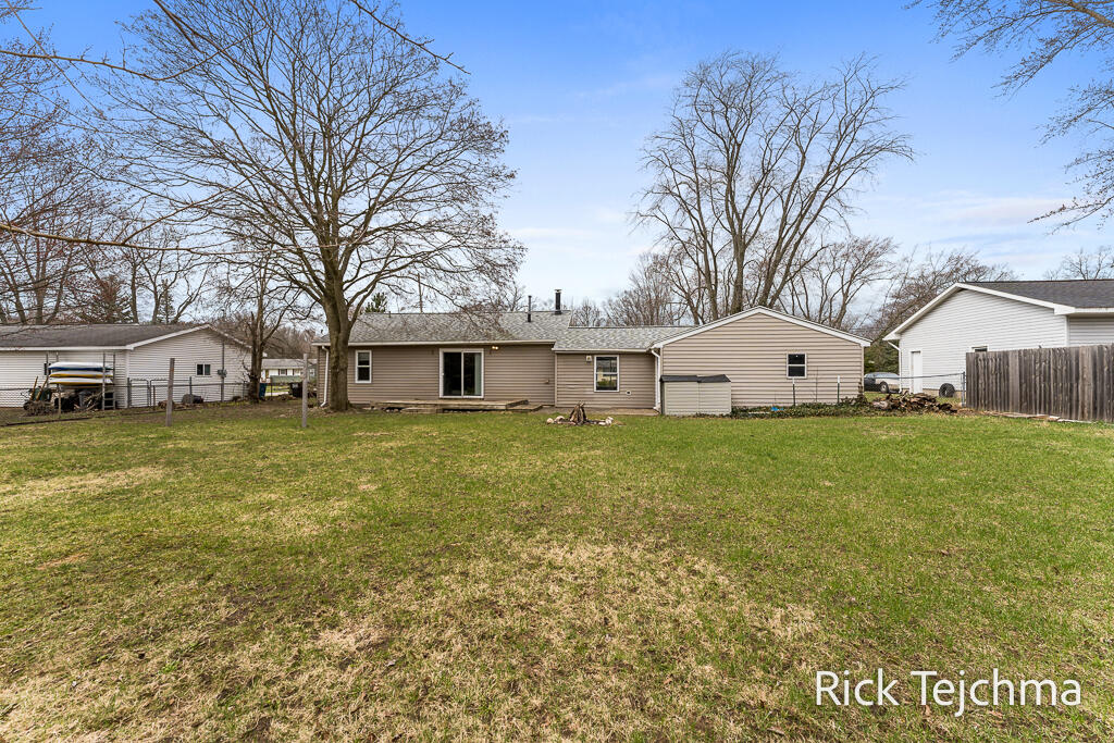 1350 Vesta Road Muskegon, MI 49445 - Photo 4 of 30 1350VestaRd-4LoRes