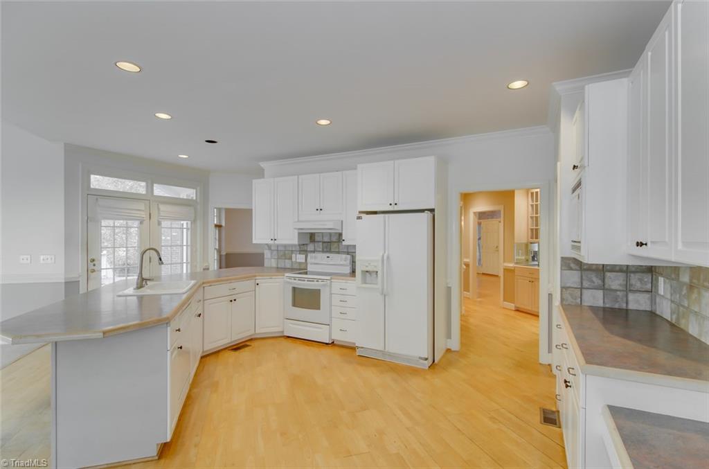 4402 Preston Point High Point, NC 27265 - Photo 5 of 21 Gallery Image 5