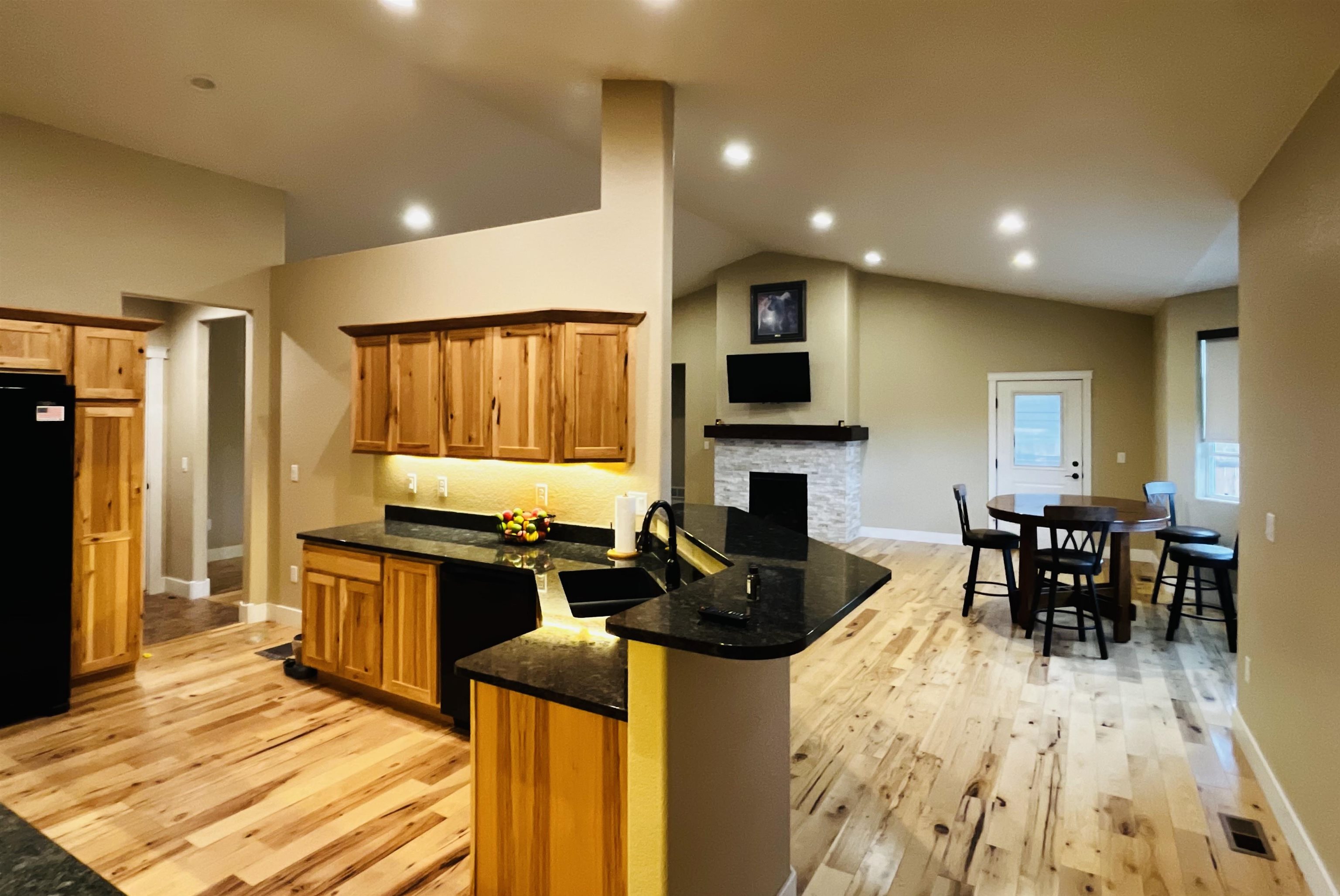 6776 Rogue River Road Casper, WY 82604 - Photo 11 of 40