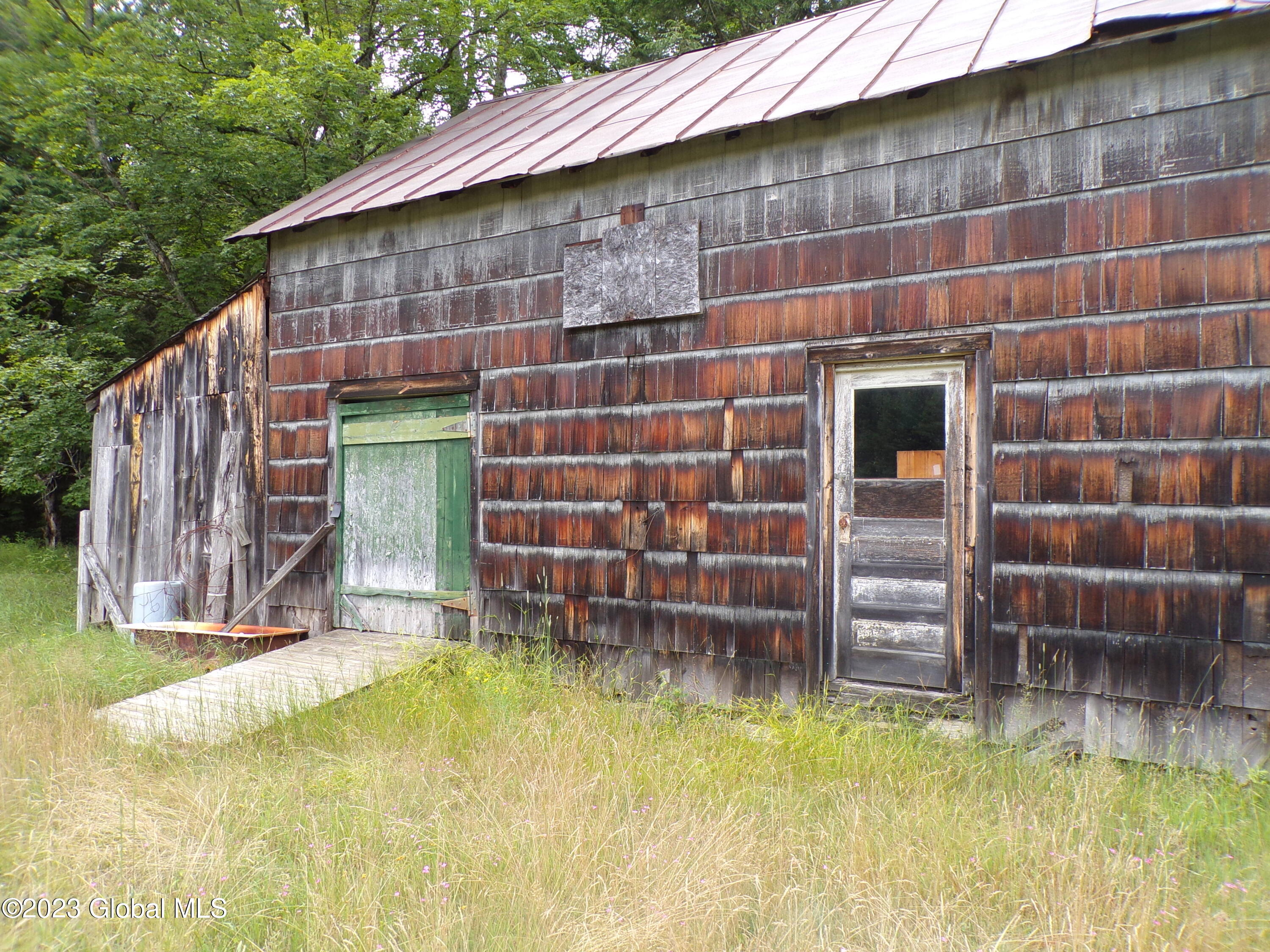 L21 Schroon River Road Warrensburg, NY 12885 - Photo 5 of 14 Birk barn back