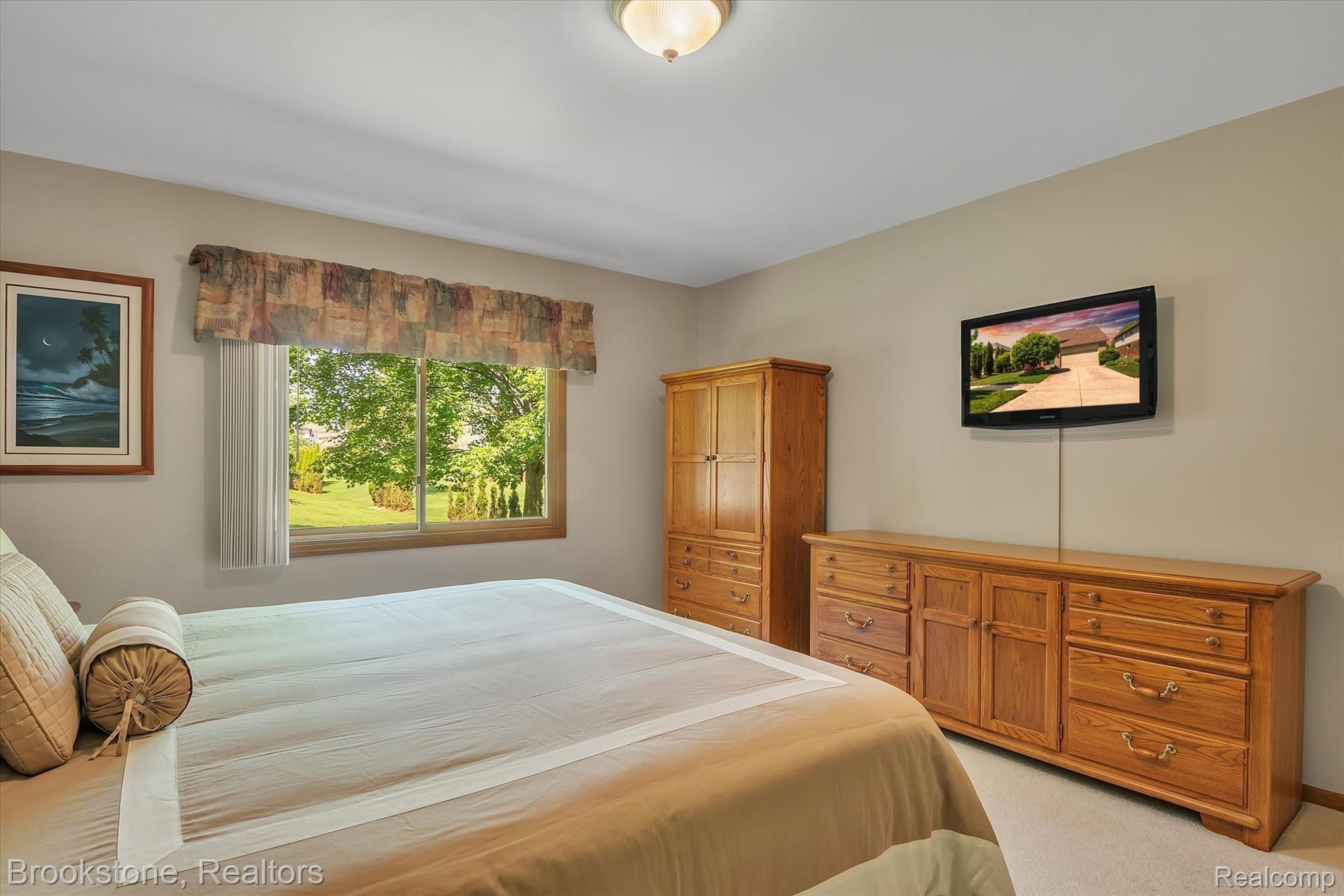 959 River Mist Drive Rochester, MI 48307 - Photo 15 of 40 First floor master bedroom