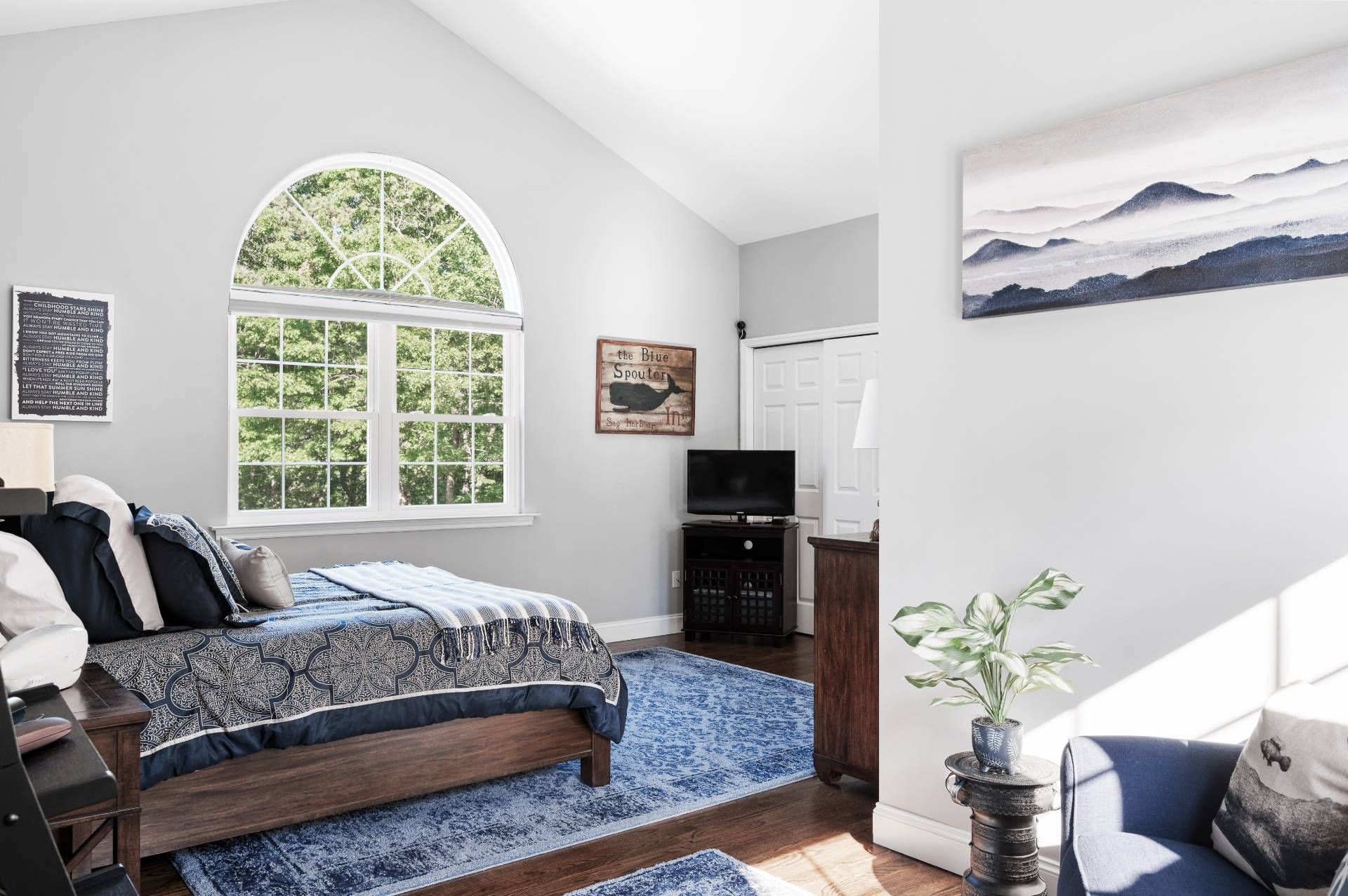 14 High Ridge Road East Hampton, NY 11937 - Photo 26 of 43 a bedroom with a bed and a window