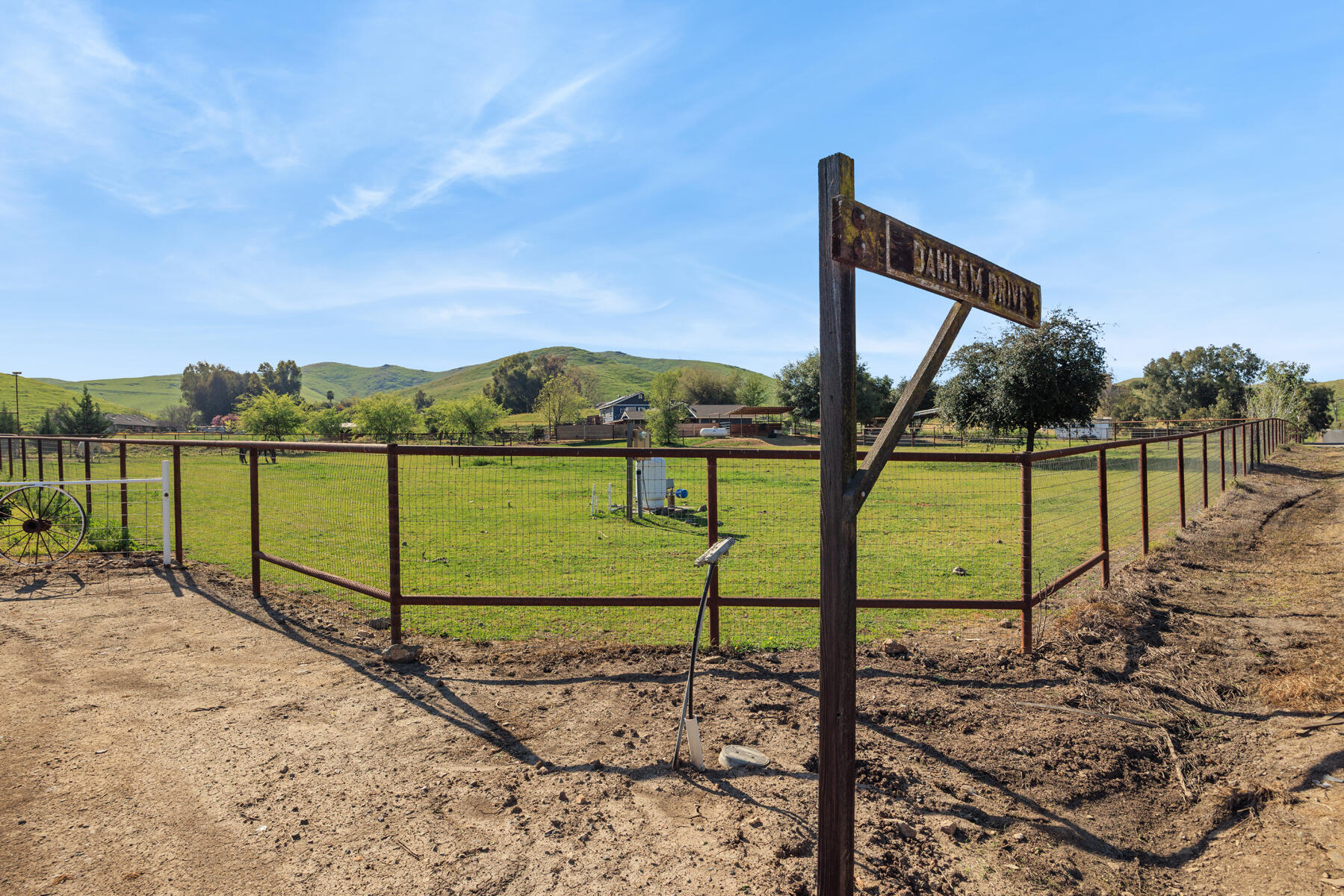 31393 Dahlem Drive Exeter, CA 93221 - Photo 55 of 79 55 - Entrance way to property