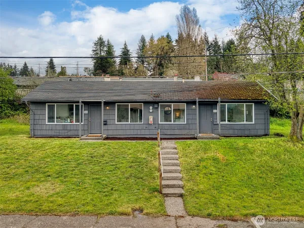 $400,000 | 3326-3328 Halverson Avenue, Bremerton, WA 98310