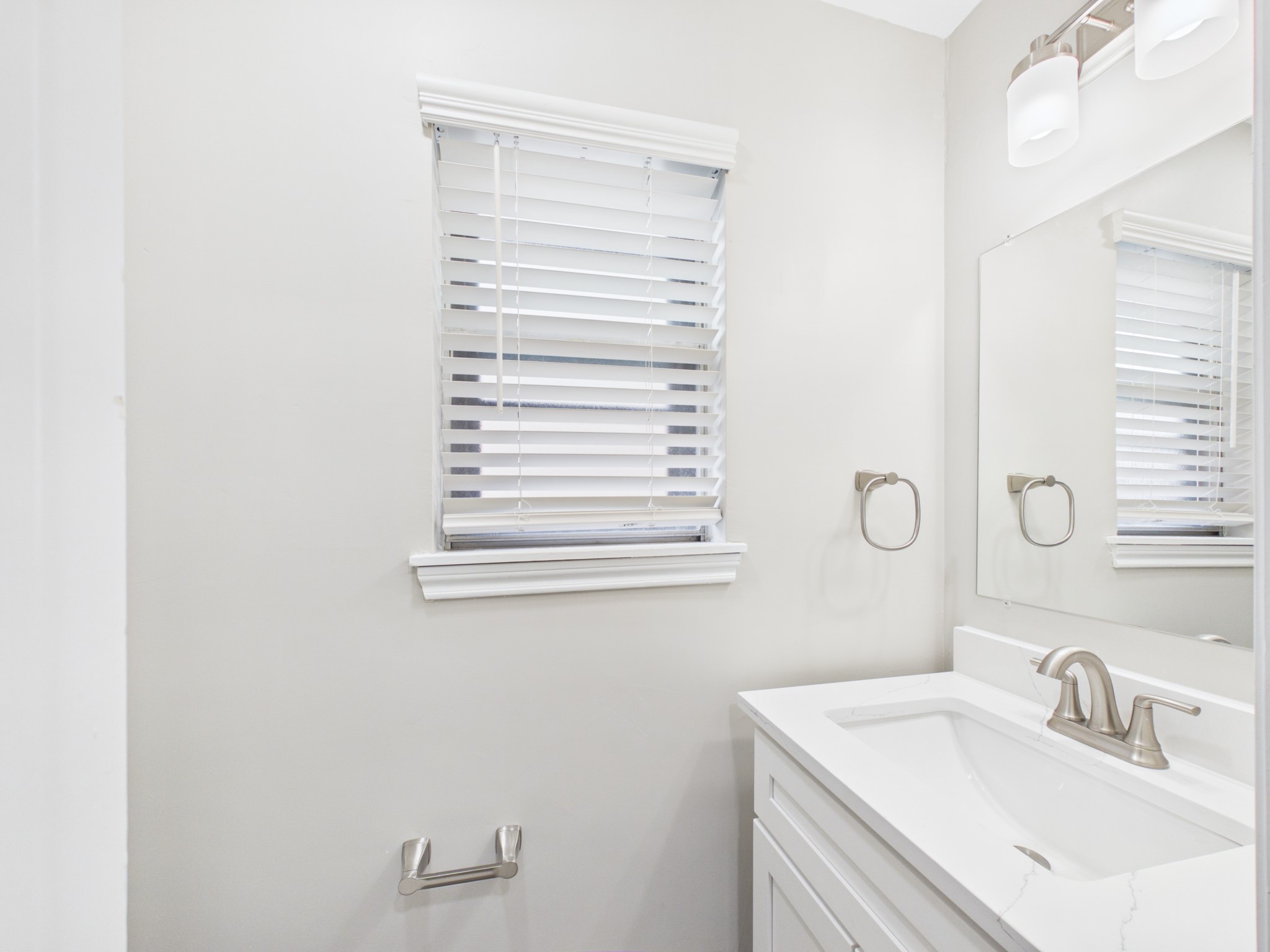 7903 Secretariat Lane Houston, TX 77071 - Photo 17 of 36 half bath