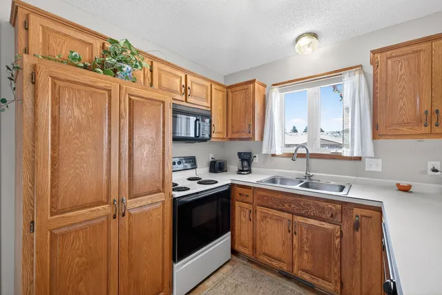 $219,500 | 707 West Veterans Memorial Highway, Kasson, MN 55944