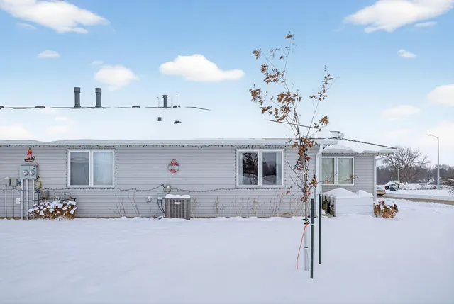 $219,500 | 707 West Veterans Memorial Highway, Kasson, MN 55944