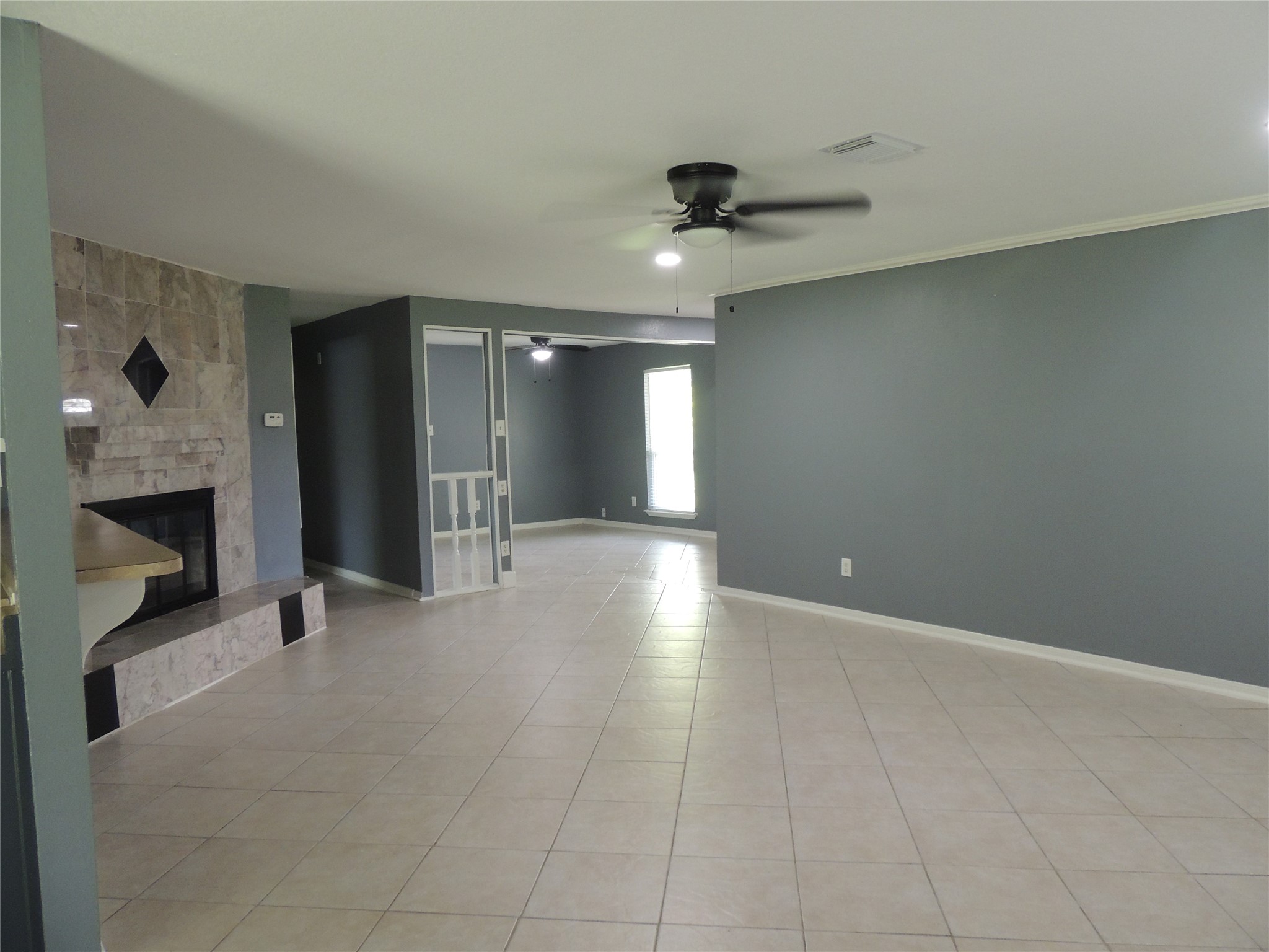 12507 New Rochelle Court Houston, TX 77089 - Photo 9 of 20 ANOTHER VIEW HUGE FAMILY ROOM
