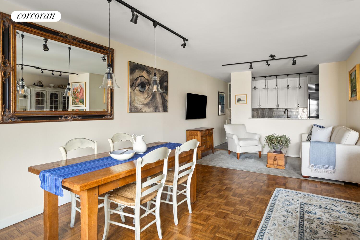 531 Main Street, Unit 920 Manhattan, NY 10044 - Photo 3 of 22