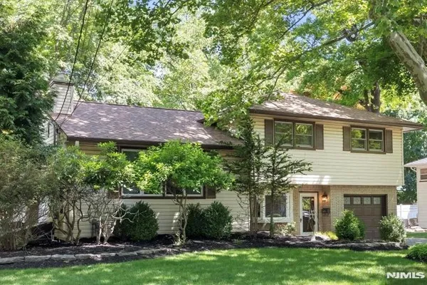 $779,000 | 600 Sloat Place, River Vale, NJ 07675