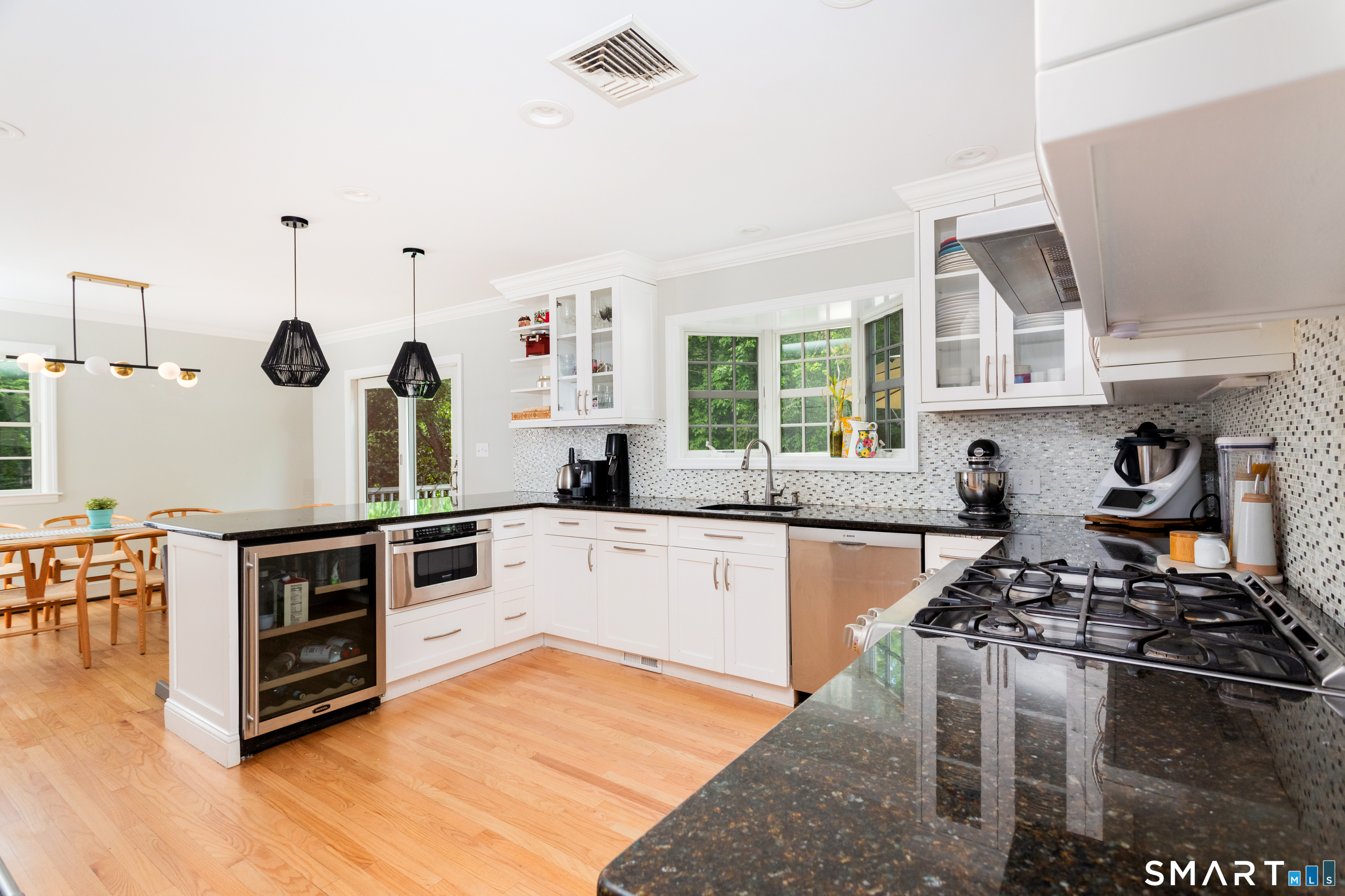 25 Griffith Road Greenwich, CT 06878 - Photo 3 of 19
