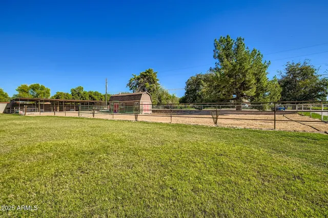 a view of a tennis court
