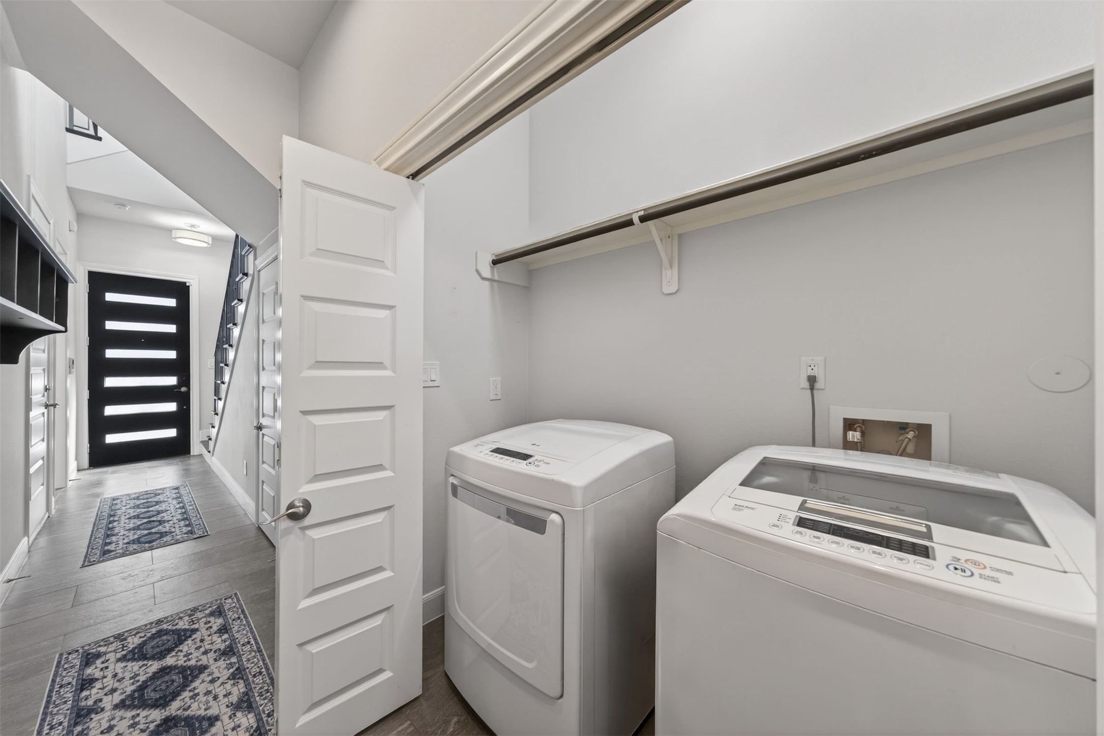 3347 Kilgore Street Houston, TX 77021 - Photo 27 of 32 The laundry area offers ease of access and concealment