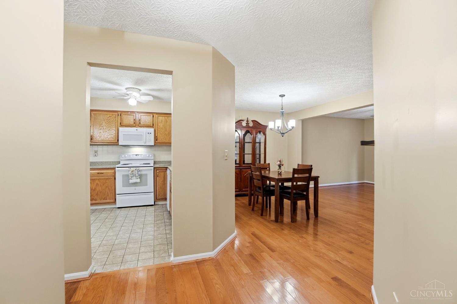 8414 Ridge Pointe Court, Unit 4 Reading, OH 45237 - Photo 6 of 39 Gallery Image 6