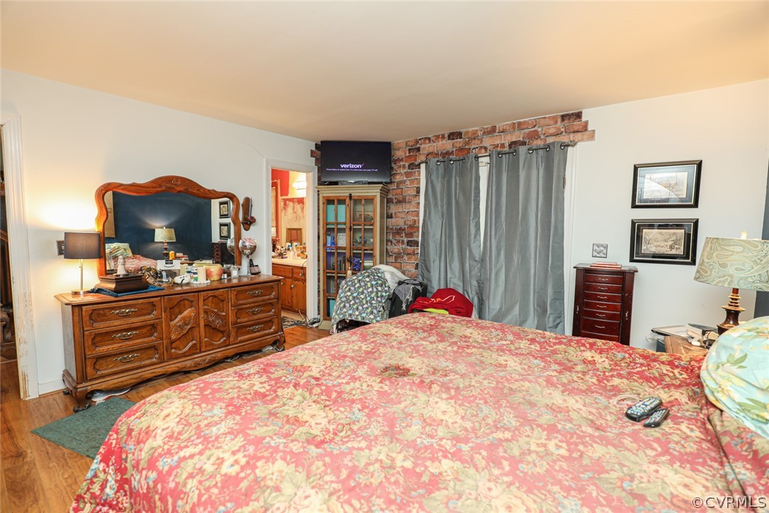 13120 Hensley Road Midlothian, VA 23112 - Photo 19 of 50 a bed room with a bed and a television