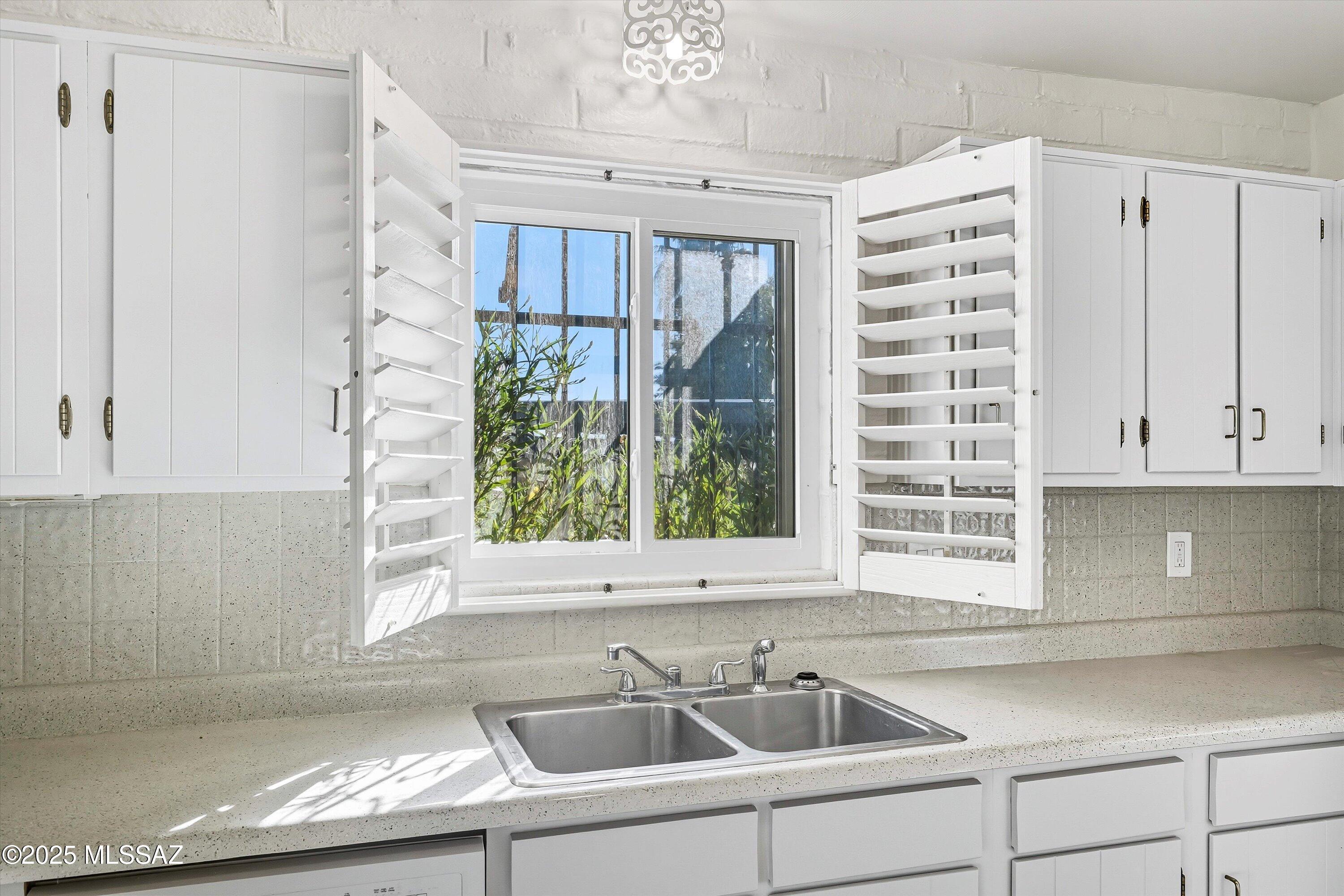 700 West Roller Coaster Road Tucson, AZ 85704 - Photo 17 of 50 Gallery Image 17