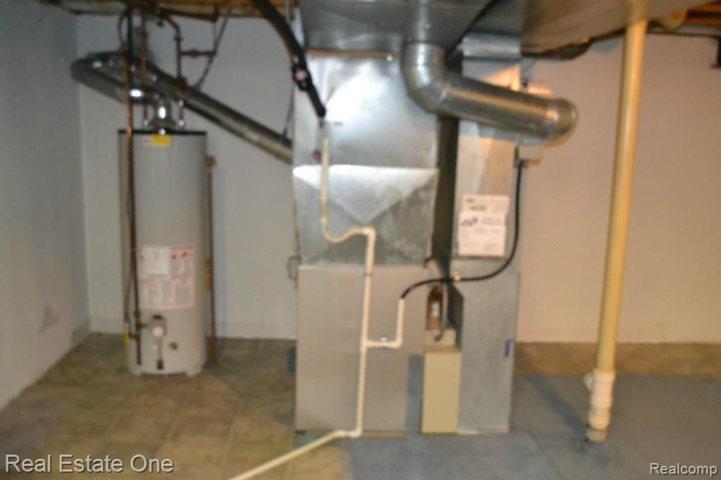 419 Lake Forest Road Rochester, MI 48309 - Photo 75 of 99 80plus Gas Forced Air Furnace