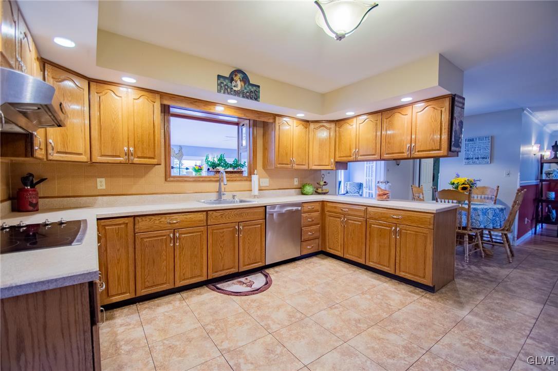 5642 Paradise Road Slatington, PA 18080 - Photo 16 of 44 Gallery Image 16