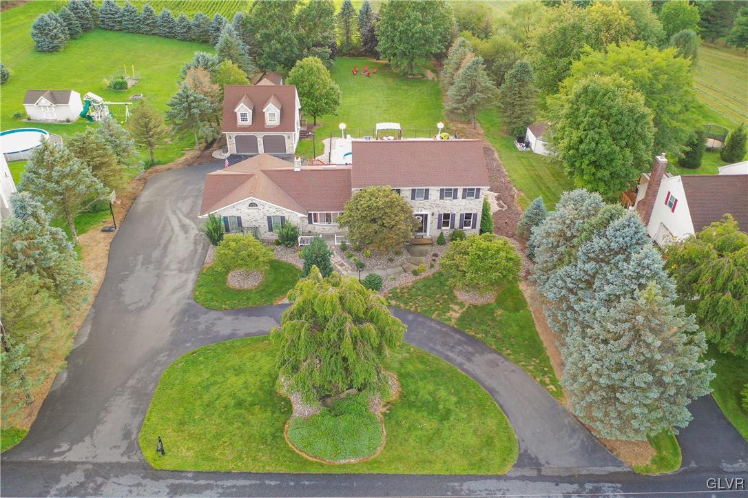 5642 Paradise Road Slatington, PA 18080 - Photo 2 of 44 Gallery Image 2