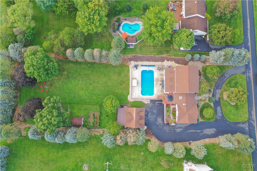 5642 Paradise Road Slatington, PA 18080 - Photo 7 of 44 Gallery Image 7