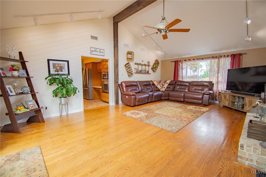 5642 Paradise Road Slatington, PA 18080 - Photo 10 of 44 Gallery Image 10
