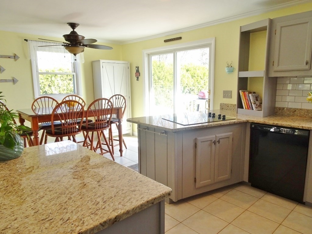 111 Roundtop Road Marlborough, MA 01752 - Photo 13 of 41 Gallery Image 13