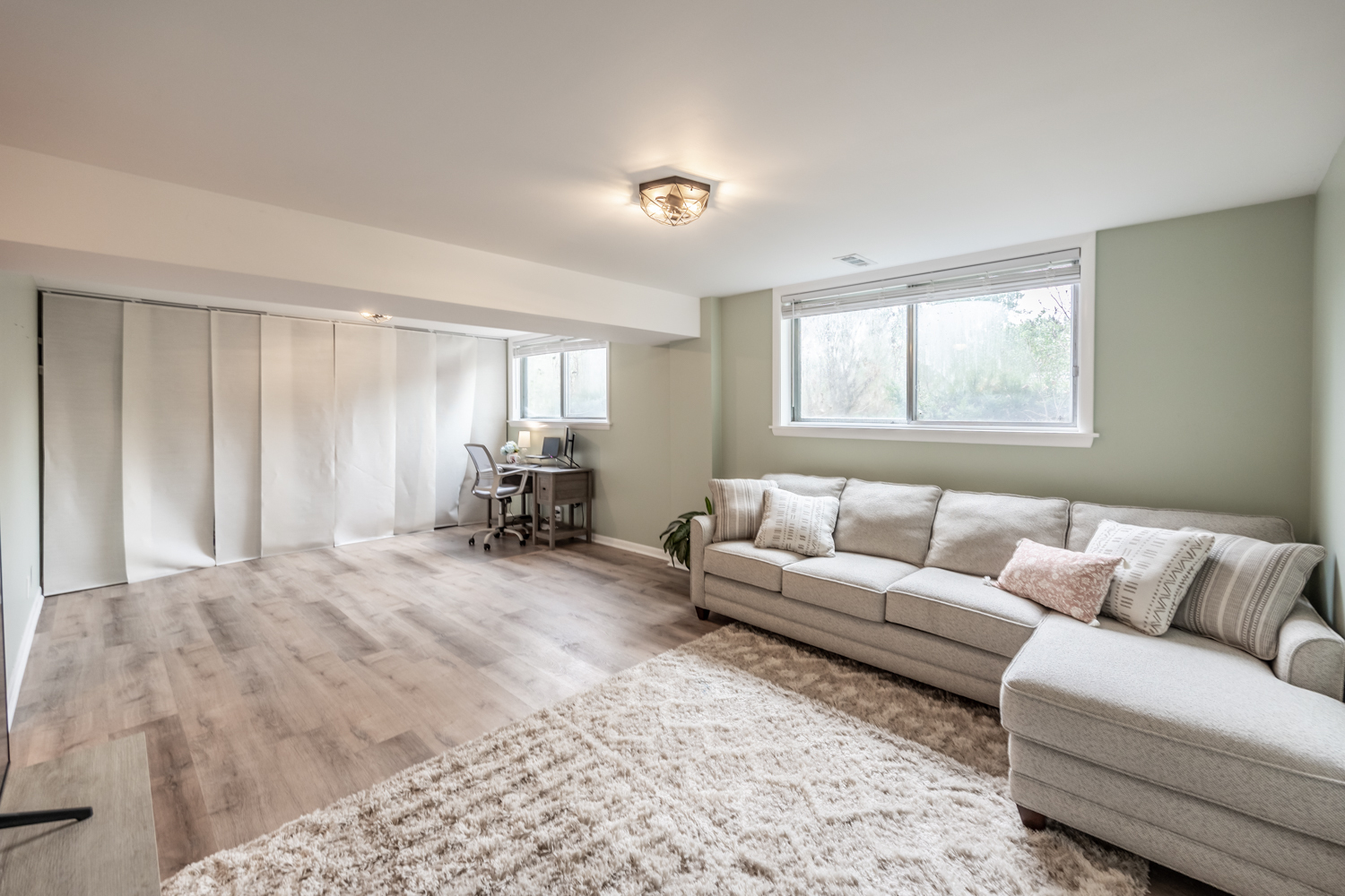 503 Ridge Circle Streamwood, IL 60107 - Photo 20 of 25 a living room with furniture and window