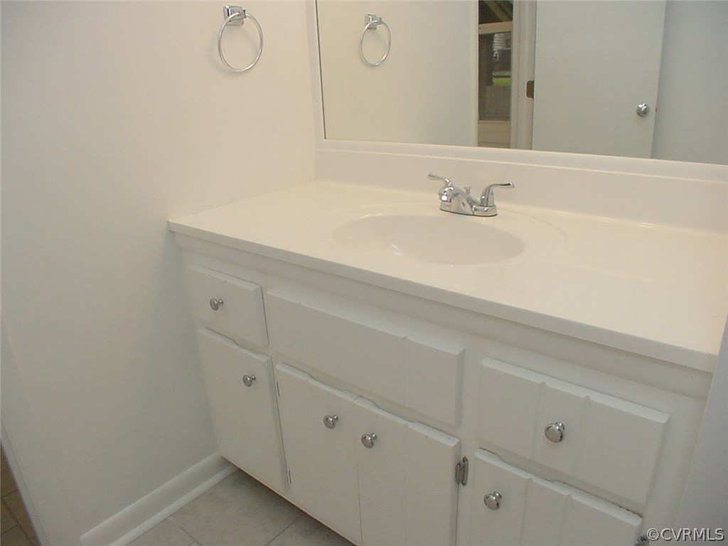 7905 Stiles Road North Chesterfield, VA 23235 - Photo 19 of 47 1st section of master bath has skylight