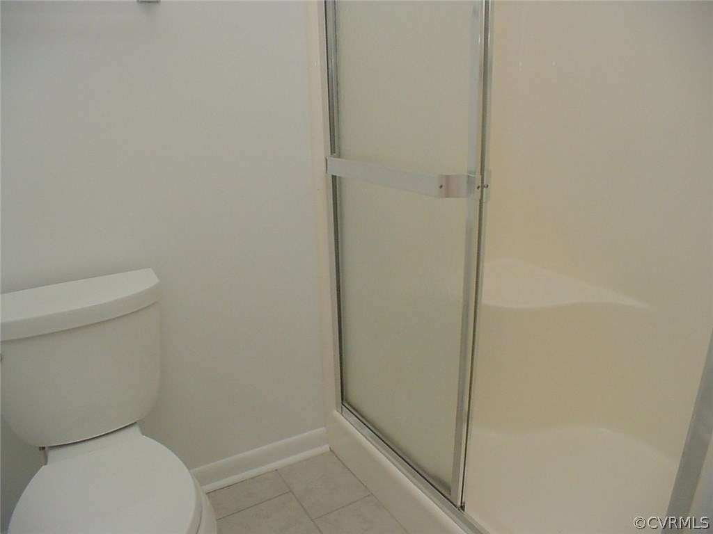 7905 Stiles Road North Chesterfield, VA 23235 - Photo 20 of 47 2nd part of master bath has shower w seat and win