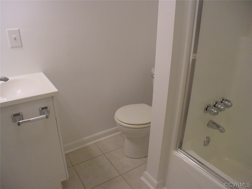 7905 Stiles Road North Chesterfield, VA 23235 - Photo 30 of 47 1st level full bath w ceramic tile floor