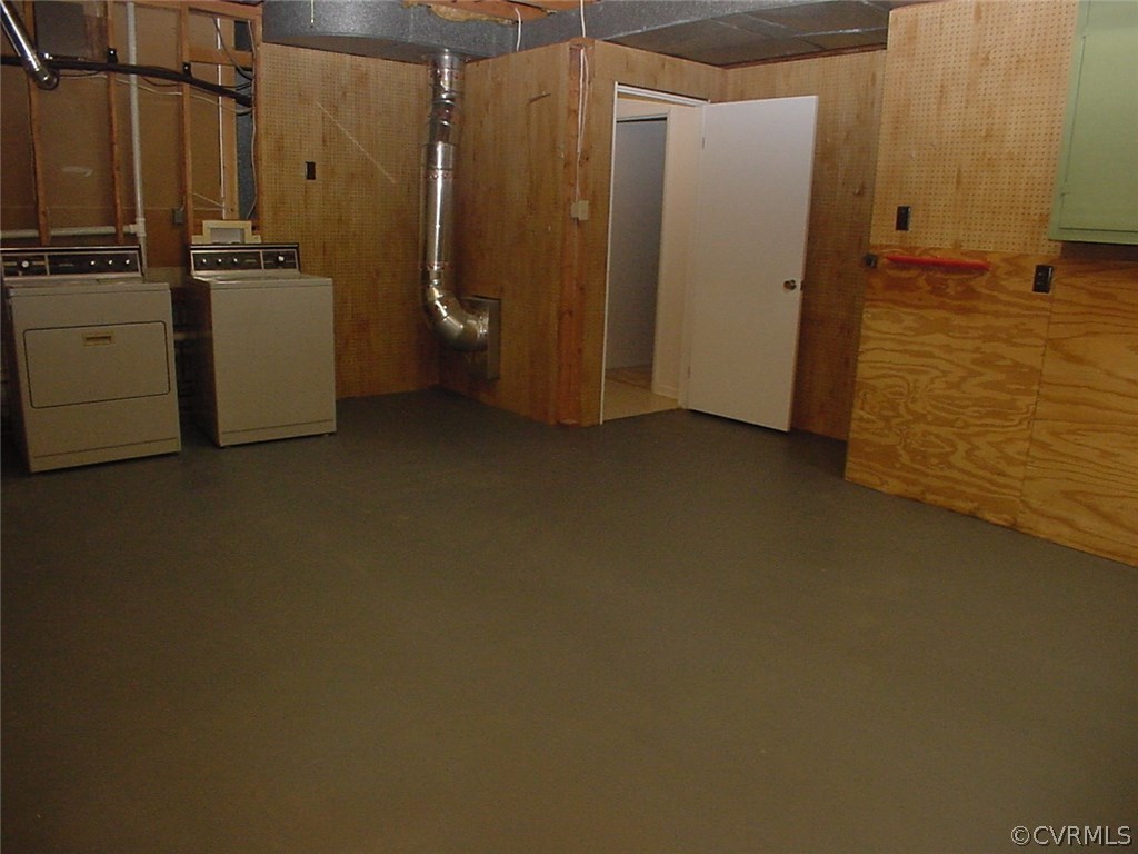 7905 Stiles Road North Chesterfield, VA 23235 - Photo 31 of 47 Large laundry room has washer & dryer