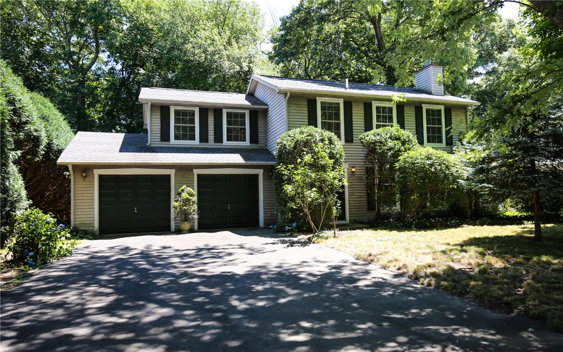 11 Simmons Road Barrington, RI 02806 - Photo 1 of 40 Gallery Image 1