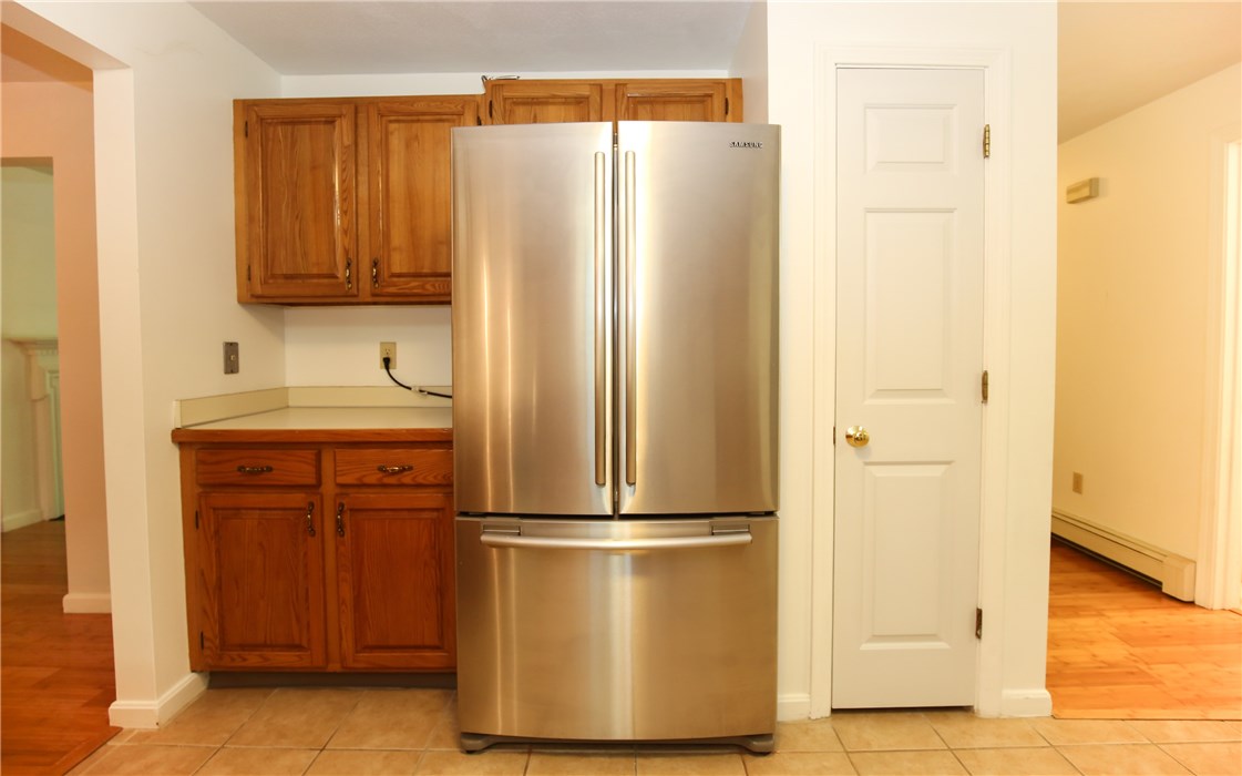 11 Simmons Road Barrington, RI 02806 - Photo 13 of 40 Gallery Image 13