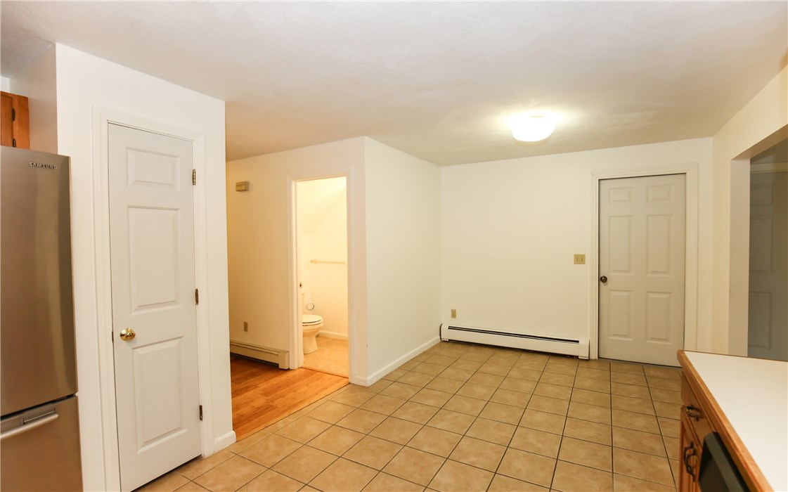 11 Simmons Road Barrington, RI 02806 - Photo 15 of 40 Gallery Image 15