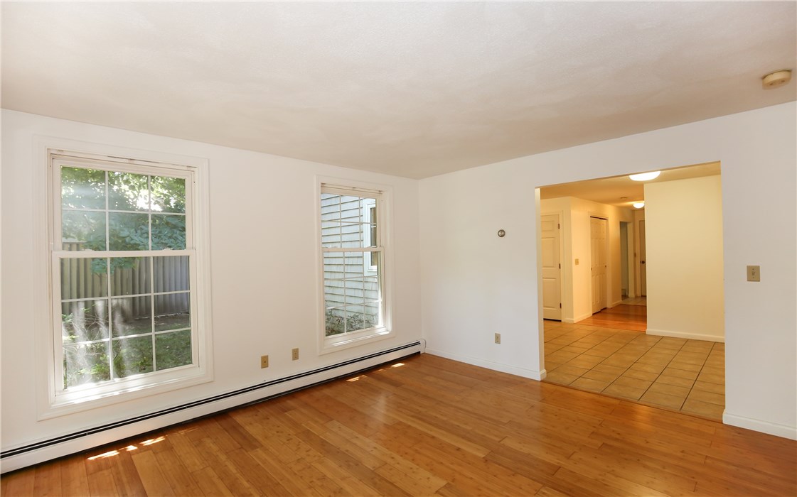 11 Simmons Road Barrington, RI 02806 - Photo 16 of 40 Gallery Image 16